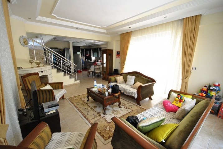 Вилла 3+1 с мебелью в Гейнюке, Кемере