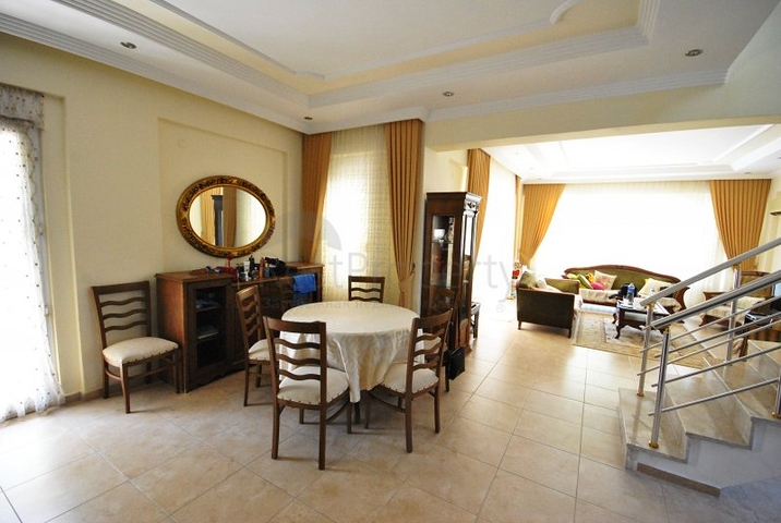 Вилла 3+1 с мебелью в Гейнюке, Кемере