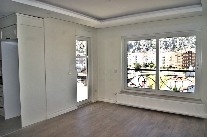 Пентхаус 2+1 в новом комплексе с видом на горы