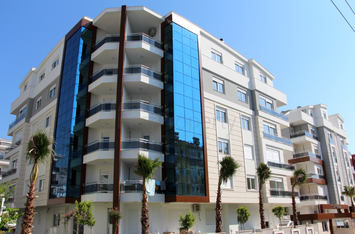 Меблированный пентхаус 2+1 с видом на горы в Анталии