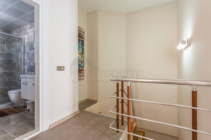 Меблированный пентхаус 2+1 с видом на горы в Анталии