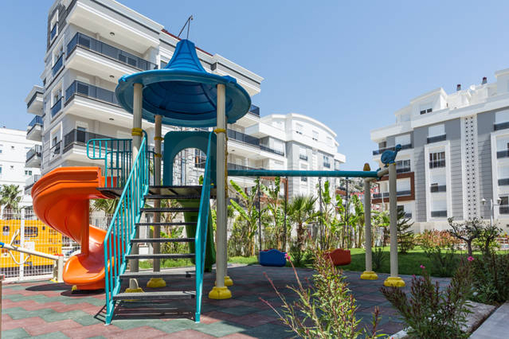 Меблированный пентхаус 2+1 с видом на горы в Анталии