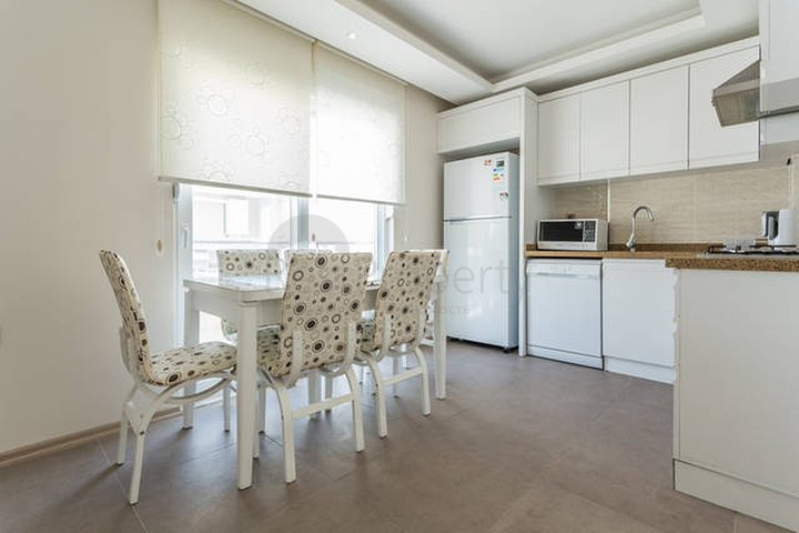 Меблированный пентхаус 2+1 с видом на горы в Анталии