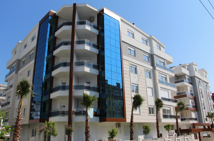 Меблированный пентхаус 2+1 с видом на горы в Анталии