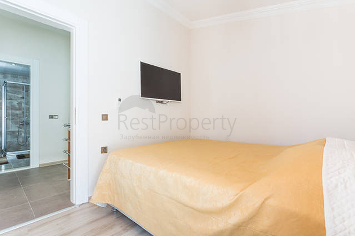 Меблированный пентхаус 2+1 с видом на горы в Анталии