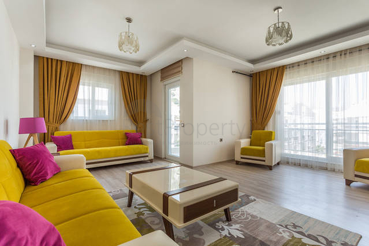 Меблированный пентхаус 2+1 с видом на горы в Анталии