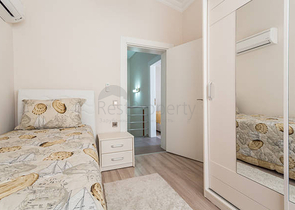 Меблированный пентхаус 2+1 с видом на горы в Анталии