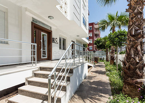 Меблированный пентхаус 2+1 с видом на горы в Анталии