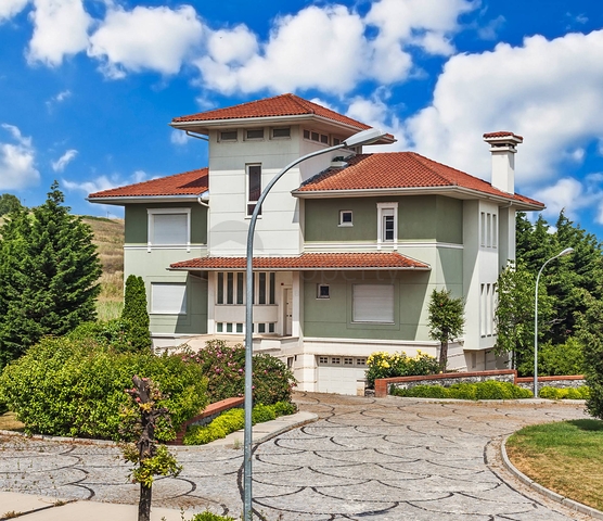 Виллы с видом на море и собственным садом