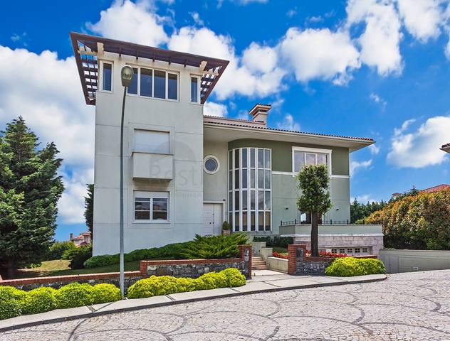 Виллы с видом на море и собственным садом