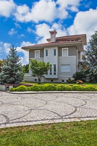 Виллы с видом на море и собственным садом