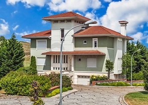 Виллы с видом на море и собственным садом