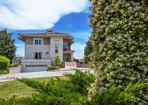 Виллы с видом на море и собственным садом