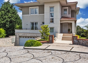 Виллы с видом на море и собственным садом