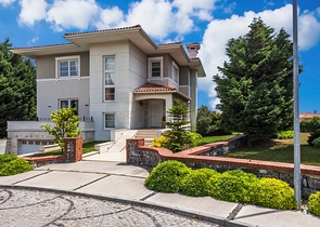 Виллы с видом на море и собственным садом