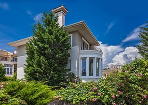 Виллы с видом на море и собственным садом