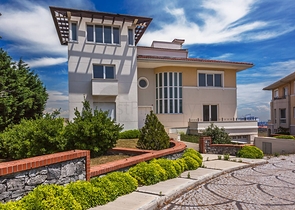 Виллы с видом на море и собственным садом