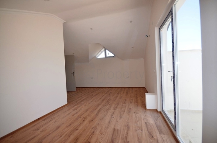 Вилла 3+1 в окружении зелени в Фетхие