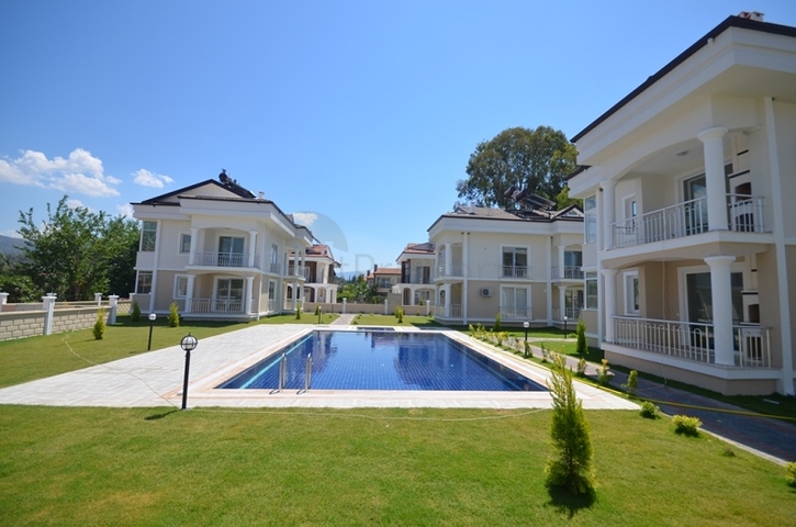 Вилла 3+1 в окружении зелени в Фетхие