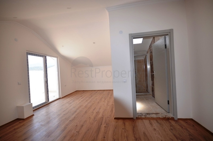 Вилла 3+1 в окружении зелени в Фетхие