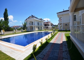 Вилла 3+1 в окружении зелени в Фетхие