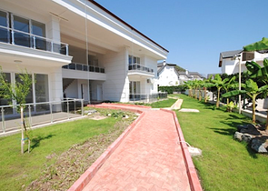 Квартира 1+1 с мебелью в комплексе в Кемере