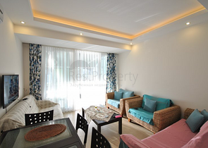 Квартира 1+1 с мебелью в комплексе в Кемере