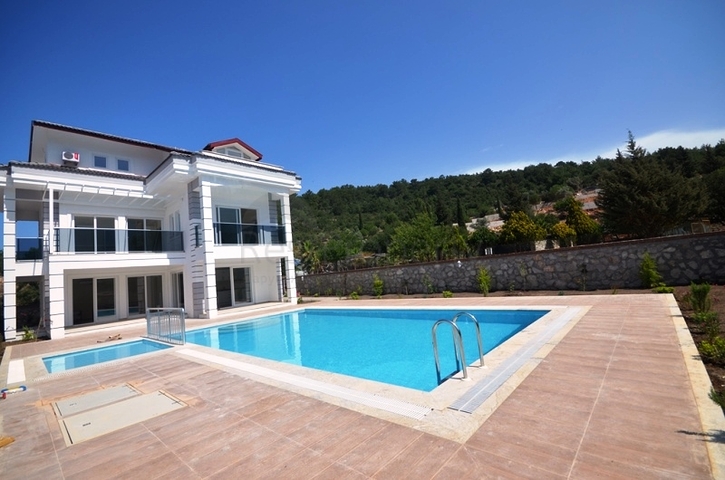 Вилла для большой семьи в Фетхие