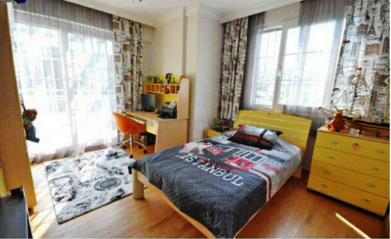 Роскошная вилла с большим садом и бассейном в Фетхие