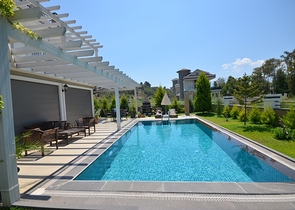 Роскошная вилла с большим садом и бассейном в Фетхие