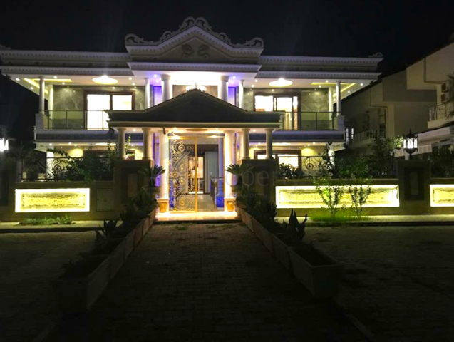 Люкс вилла 5+2 с частным бассейном в самом центре Кемера