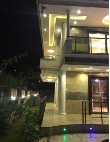 Люкс вилла 5+2 с частным бассейном в самом центре Кемера