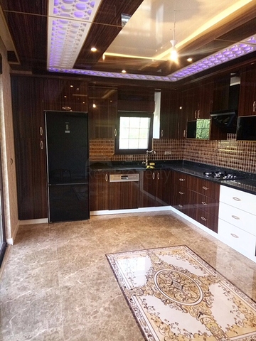 Люкс вилла 5+2 с частным бассейном в самом центре Кемера