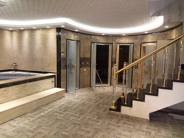 Люкс вилла 5+2 с частным бассейном в самом центре Кемера