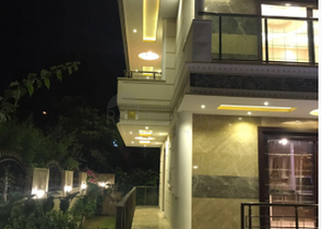 Люкс вилла 5+2 с частным бассейном в самом центре Кемера