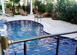 Люкс вилла 5+2 с частным бассейном в самом центре Кемера