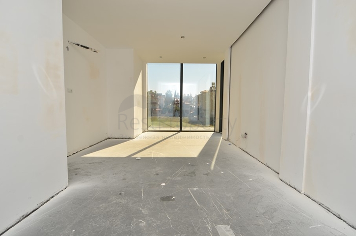 Отличное предложение от компании РестПроперти – просторная вилла на этапе строительства.