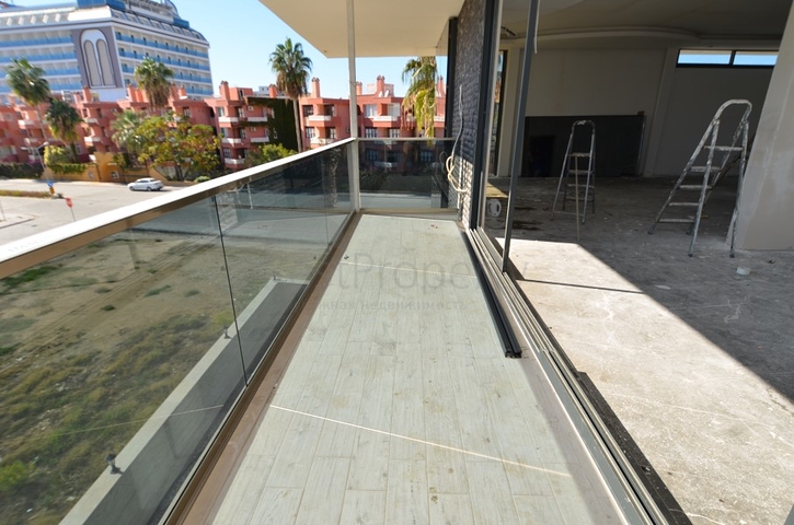 Отличное предложение от компании РестПроперти – просторная вилла на этапе строительства.