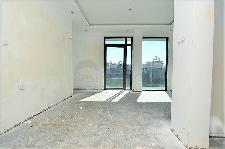 Отличное предложение от компании РестПроперти – просторная вилла на этапе строительства.