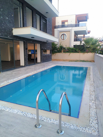 Отличное предложение от компании РестПроперти – просторная вилла на этапе строительства.