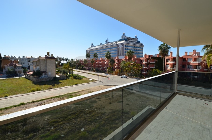 Отличное предложение от компании РестПроперти – просторная вилла на этапе строительства.