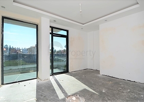 Отличное предложение от компании РестПроперти – просторная вилла на этапе строительства.