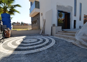 Отличное предложение от компании РестПроперти – просторная вилла на этапе строительства.