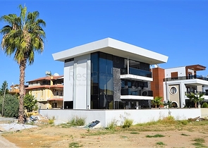 Отличное предложение от компании РестПроперти – просторная вилла на этапе строительства.