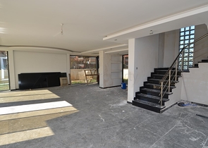 Отличное предложение от компании РестПроперти – просторная вилла на этапе строительства.