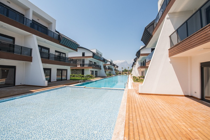 Элитный комплекс вилл в Анталии рядом с Боачай мариной