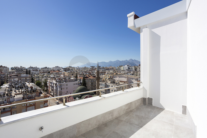 Квартиры 3+1 в центре Анталии 800 метров до моря