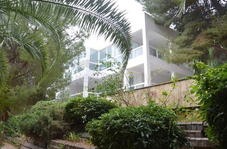 Вилла планировкой 3+2 для большой семьи