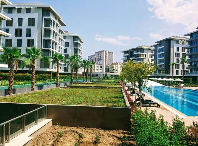 Мега проект в Анталии в районе Гюрсу Коньяалты 500 метров до моря 