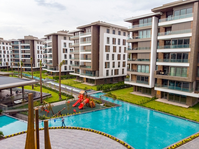 Мега проект в Анталии в районе Гюрсу Коньяалты 500 метров до моря 